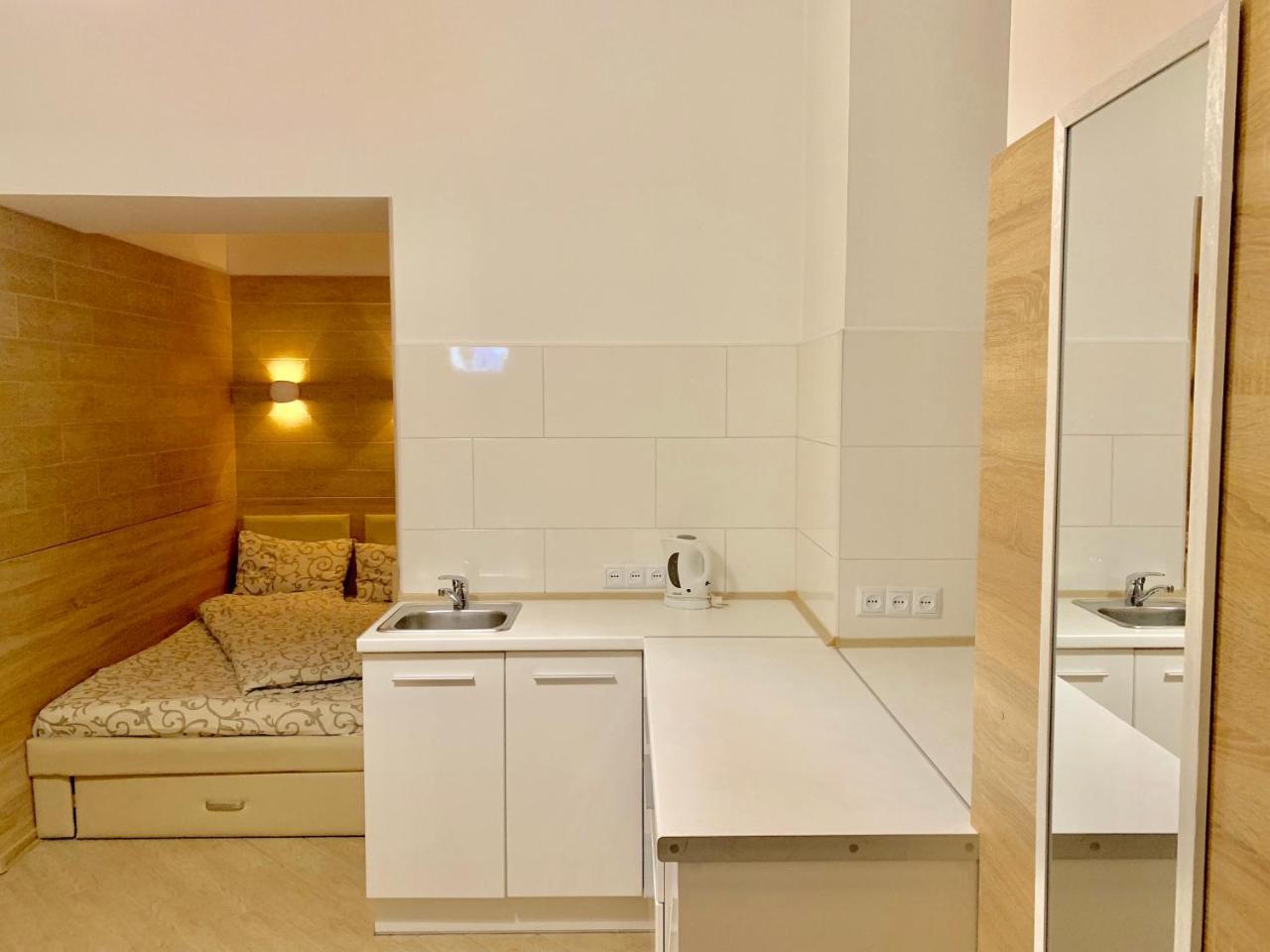 Невелика Smart Квартира В Центрі Для Пари Lviv Eksteriør bilde